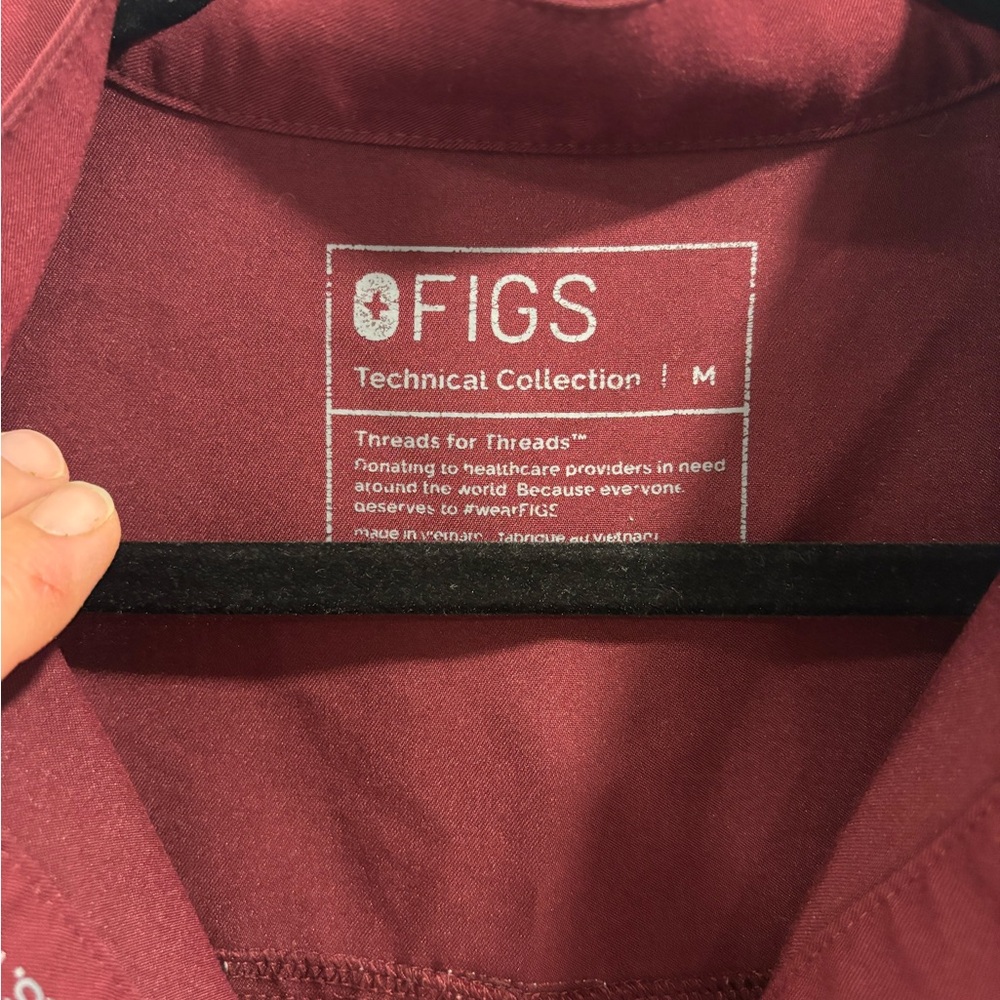 Figs Maroon V-Neck Scrub Top and Pants - Picture 3 of 7